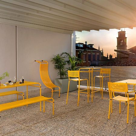 Bnbiz - Coworking Hotel Фьоренцуола-д'Арда Экстерьер фото